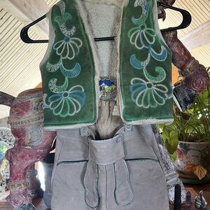 Toddlers Green Embroidered Vest with Gray Lederhosen